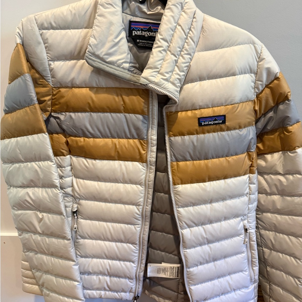 Patagonia Women's Medium Jacket in Cream Gold and Grey